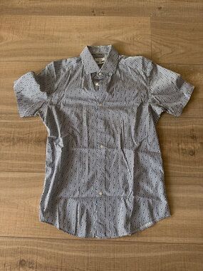 Reiss Men's Short-Sleeve Wavy Stripe Button-Up Shirt - White & Navy